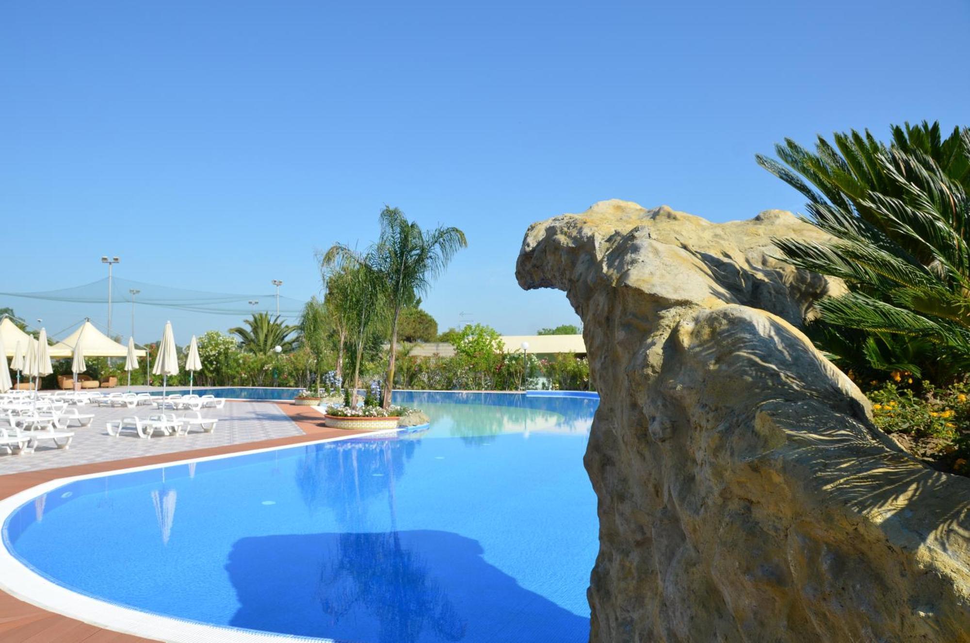 Alessidamo Club Metaponto Hotell Exteriör bild
